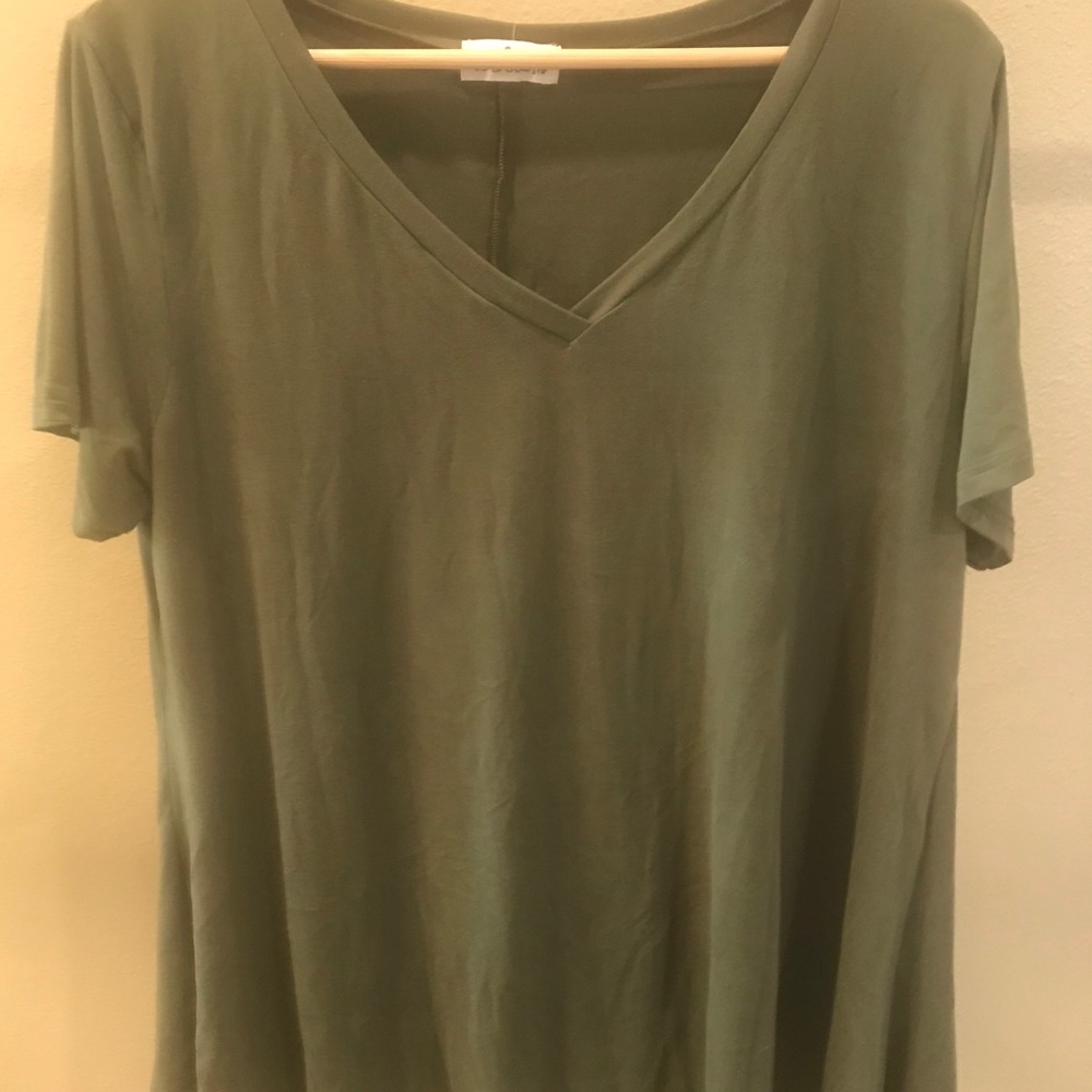 Olive short sleeve v-neck handkerchief hem tunic